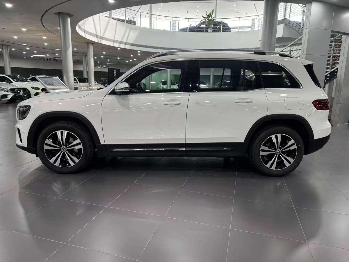 Mercedes-Benz GLB 200