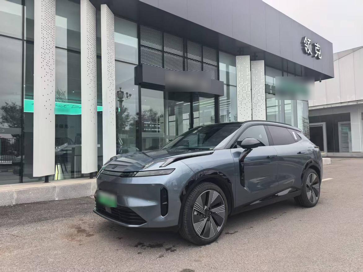 Lynk & Co 08 EM-P 220 AWD Performance Halo