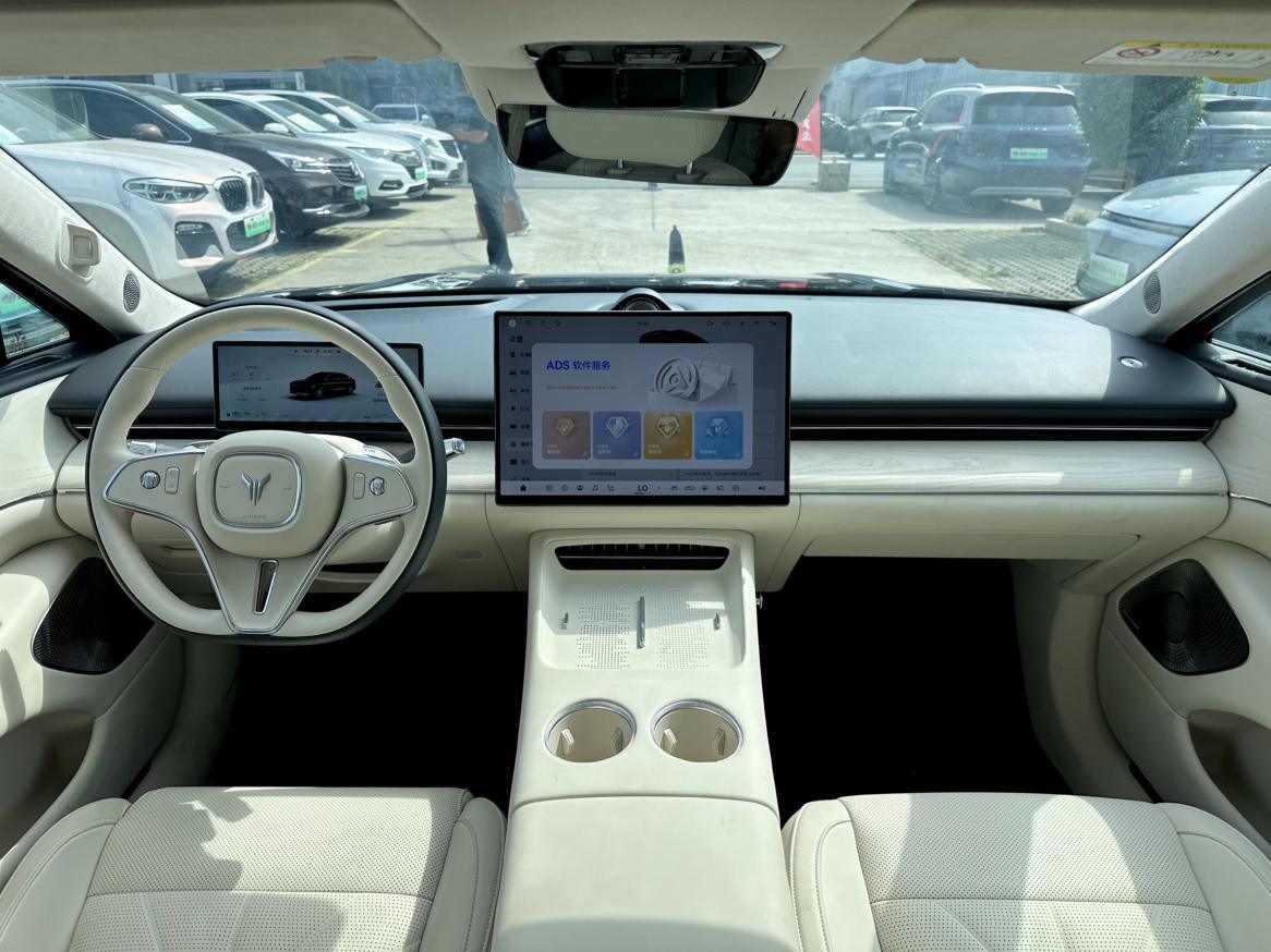 Voyah Lan Tu Zhui Guang L AWD Ultra, фото 5