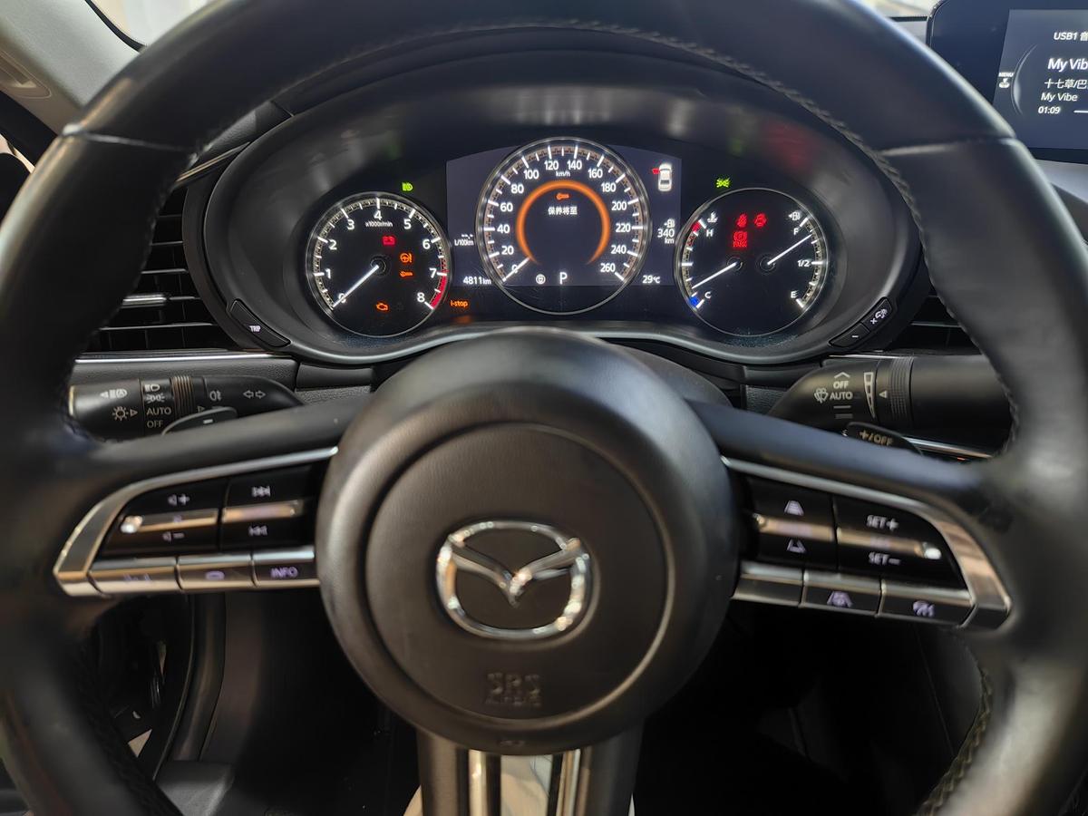 Mazda 3 Axela 2.0L AT, фото 4